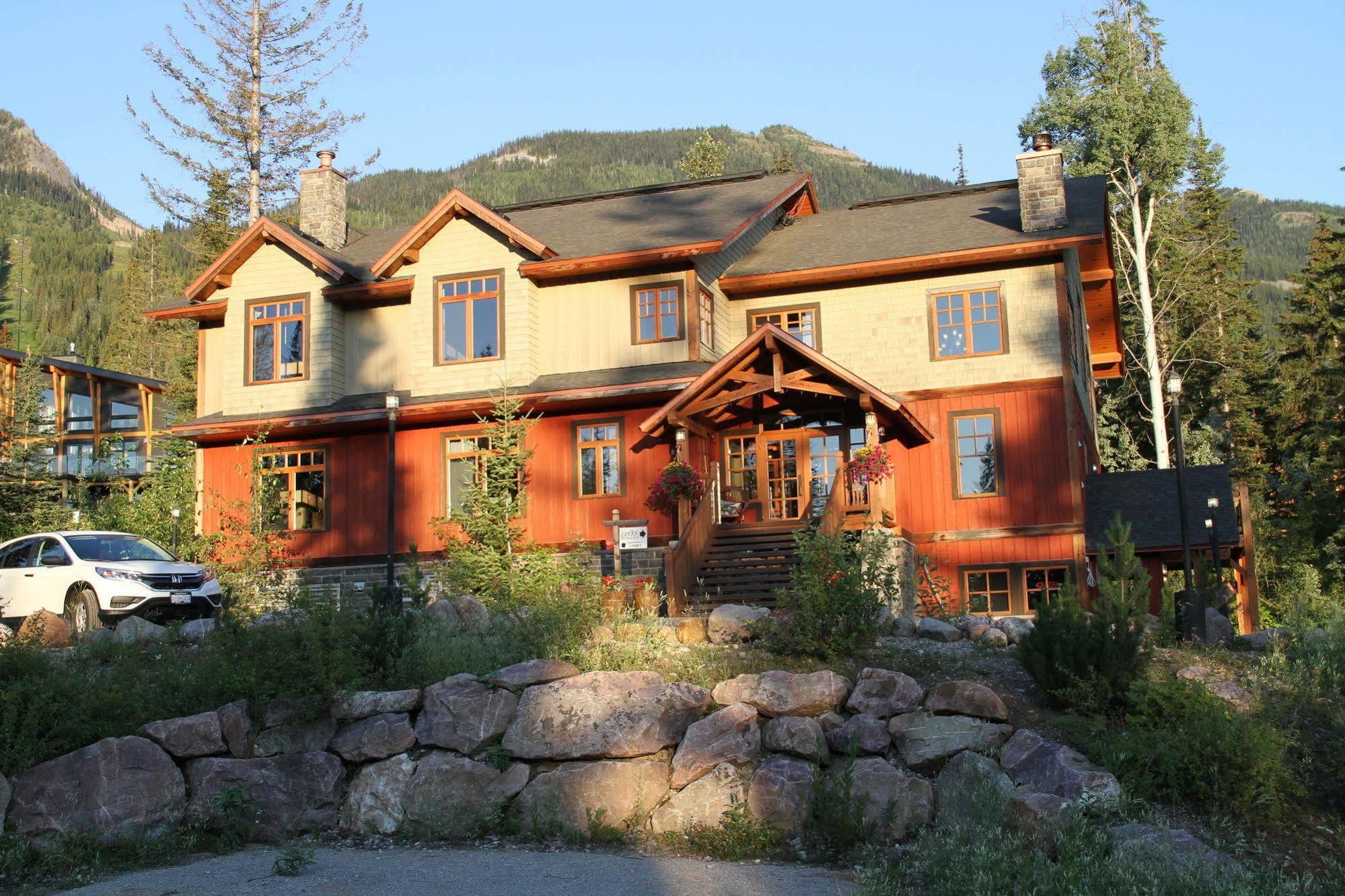 Copper Horse Lodge Golden Exterior foto